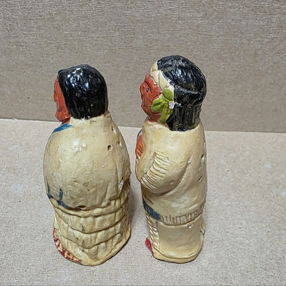 Vtg Native American Chalkware Salt Pepper Shaker Set Hand Painted #169